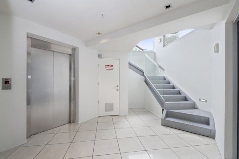 Photo of property in 12/2 Lowell Place, Waipahihi, Taupo, 3330