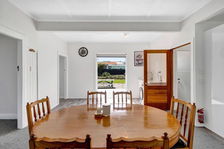 Photo of property in 39 Domett Street, Opunake, 4616