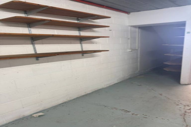 Photo of property in 2/7 Calypso Place, Rothesay Bay, Auckland, 0630