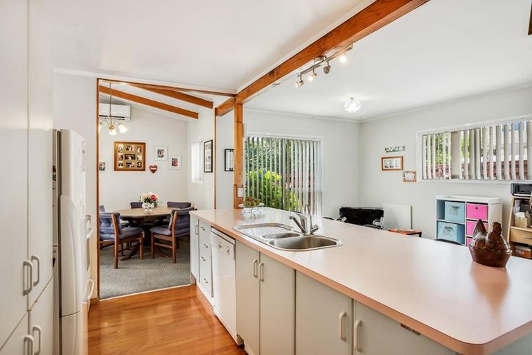 Photo of property in 418a West Coast Road, Glen Eden, Auckland, 0602