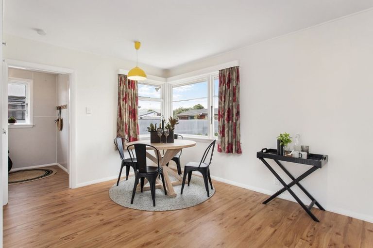 Photo of property in 280 Wainoni Road, Avondale, Christchurch, 8061