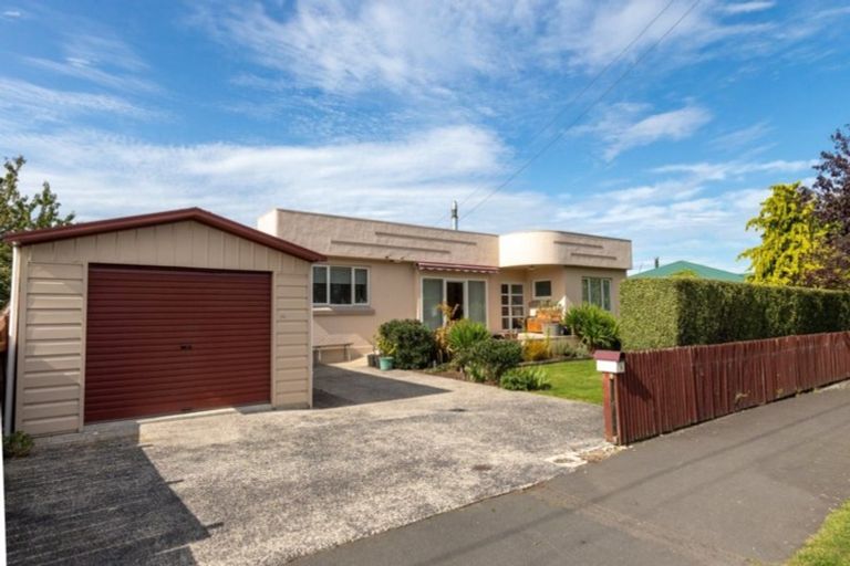 Photo of property in 16 Severn Street, Mosgiel, 9024