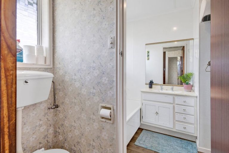 Photo of property in 3 Caesar Street, Stratford, 4332