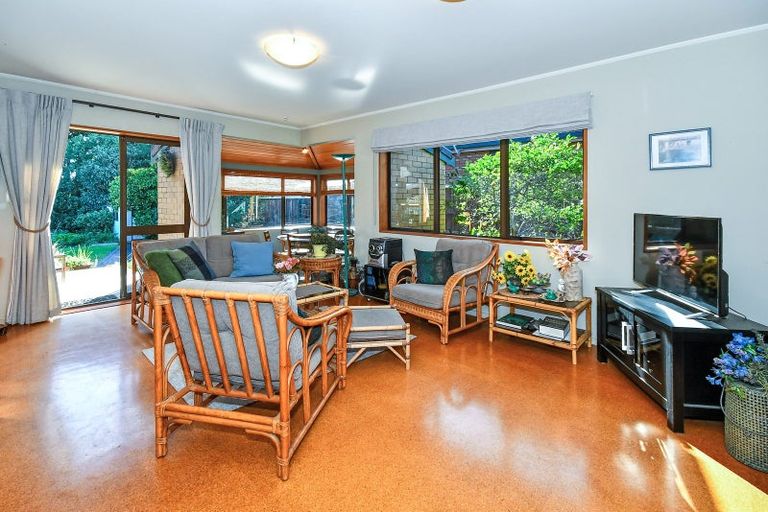 Photo of property in 8 Lemonwood Place, The Gardens, Auckland, 2105
