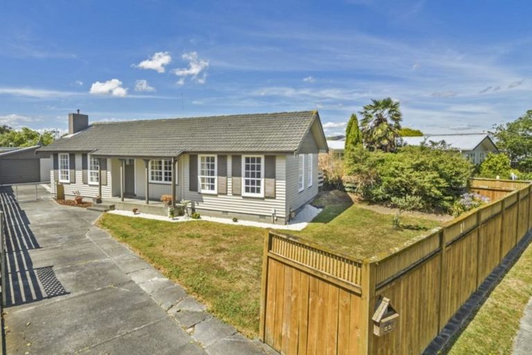 Photo of property in 25 Acacia Street, Kelvin Grove, Palmerston North, 4414
