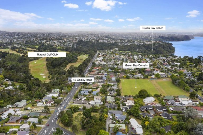 Photo of property in 48 Godley Road, Green Bay, Auckland, 0604