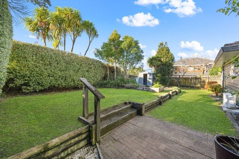 Photo of property in 15 Glucina Avenue, West Harbour, Auckland, 0618