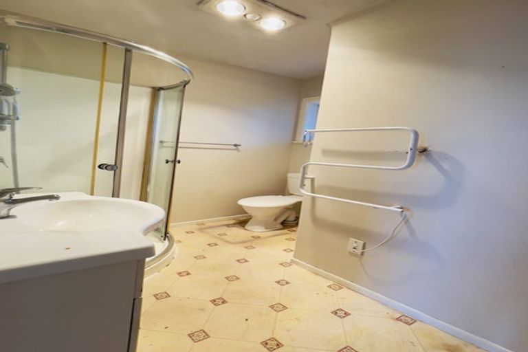 Photo of property in 2/45 Denbigh Avenue, Mount Roskill, Auckland, 1041