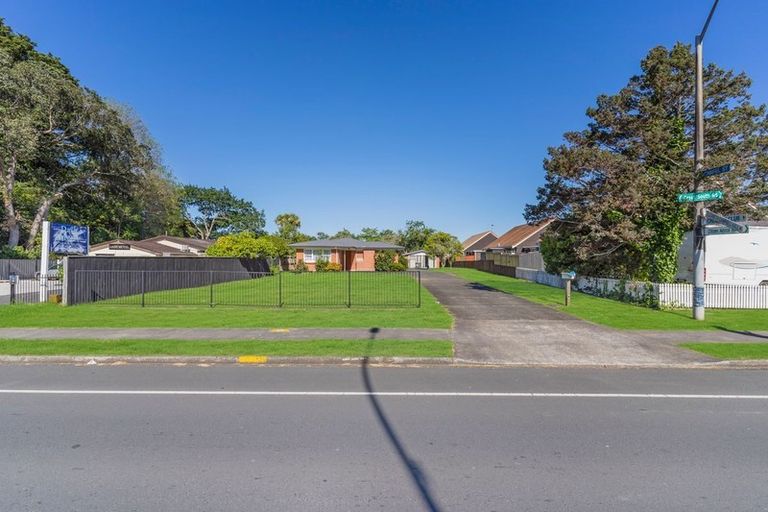 Photo of property in 341 Great South Road, Papakura, 2110