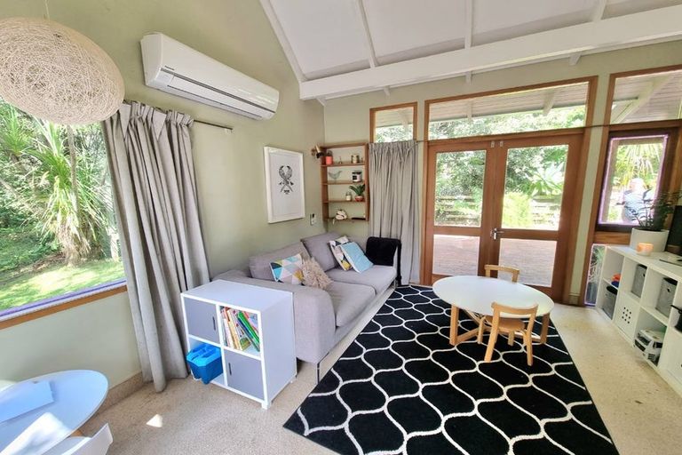 Photo of property in 1/22 Rangatira Road, Birkenhead, Auckland, 0626