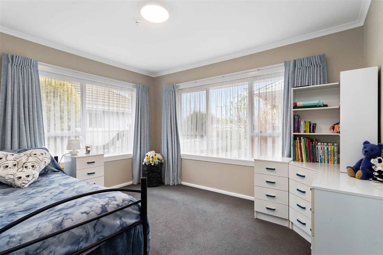 Photo of property in 36 Daniels Road, Redwood, Christchurch, 8051