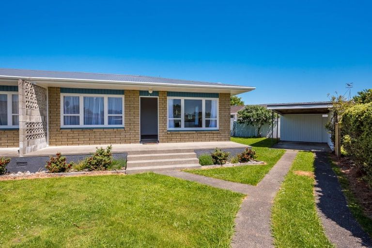 Photo of property in 2 Windsor Place, Levin, 5510