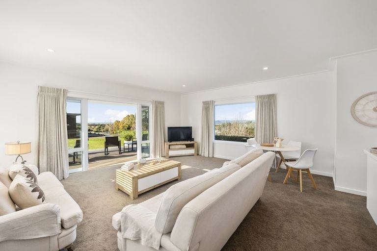 Photo of property in 2/21 Highland Drive, Acacia Bay, Taupo, 3385