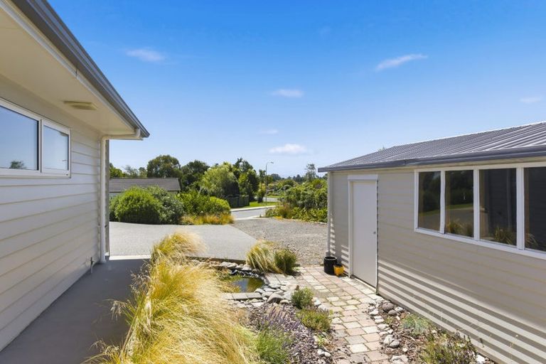 Photo of property in 1 Te Naihi Place, Paraparaumu, 5032
