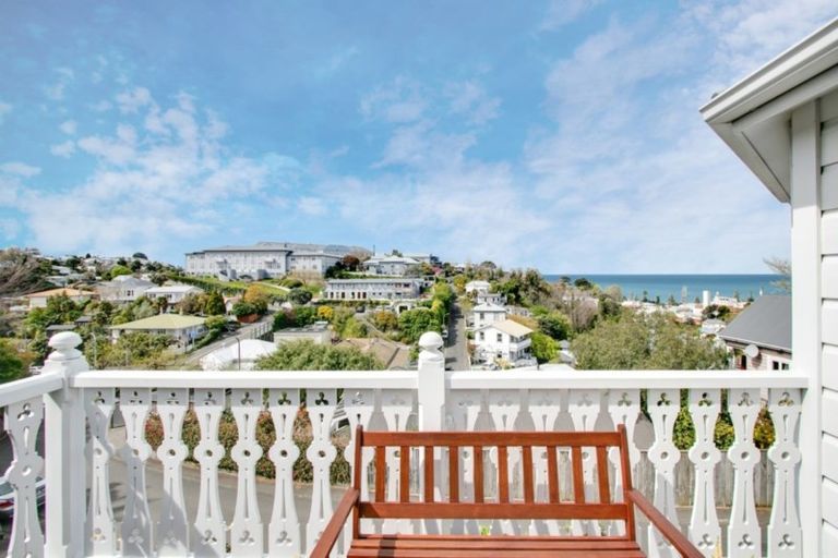 Photo of property in 18 Sealy Road, Bluff Hill, Napier, 4110