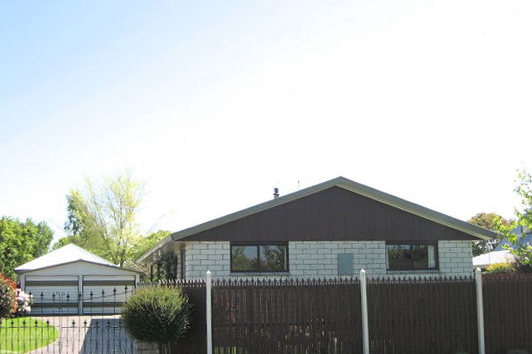 Photo of property in 83 Solomon Avenue, Redwood, Christchurch, 8051