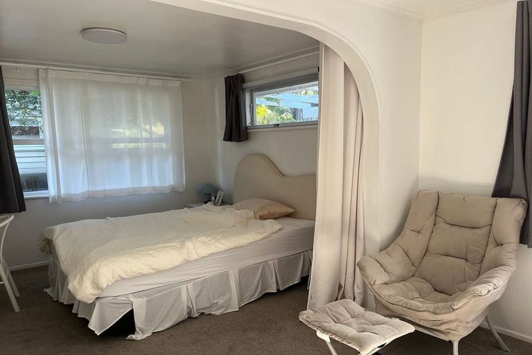 Photo of property in 71 Monarch Avenue, Hillcrest, Auckland, 0627