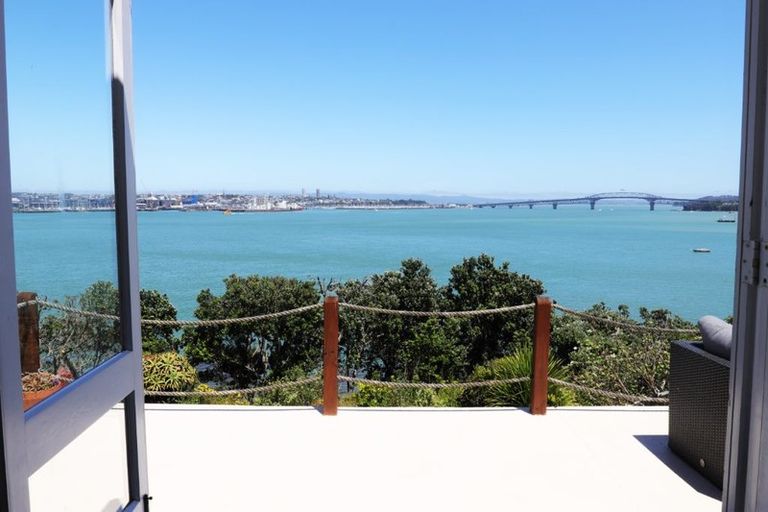 Photo of property in 95 Stanley Point Road, Stanley Point, Auckland, 0624