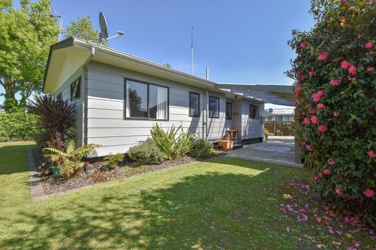 Photo of property in 9 Baillie Crescent, Carterton, 5713