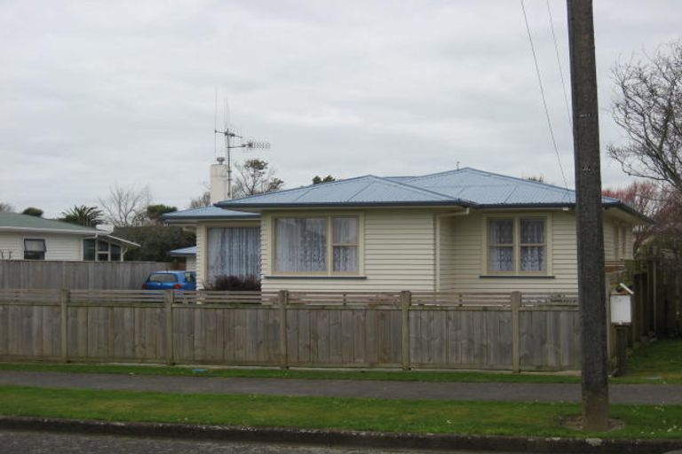 Photo of property in 8a Kings Drive, Levin, 5510