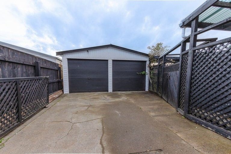Photo of property in 18 Godwin Crescent, College Estate, Whanganui, 4500