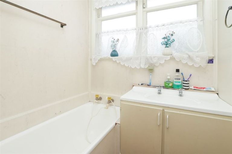 Photo of property in 15a Vernall Street, Nawton, Hamilton, 3200