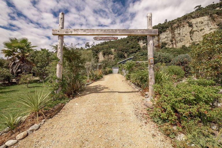 Photo of property in 28 Nikau Heights, Little Wanganui, Karamea, 7893