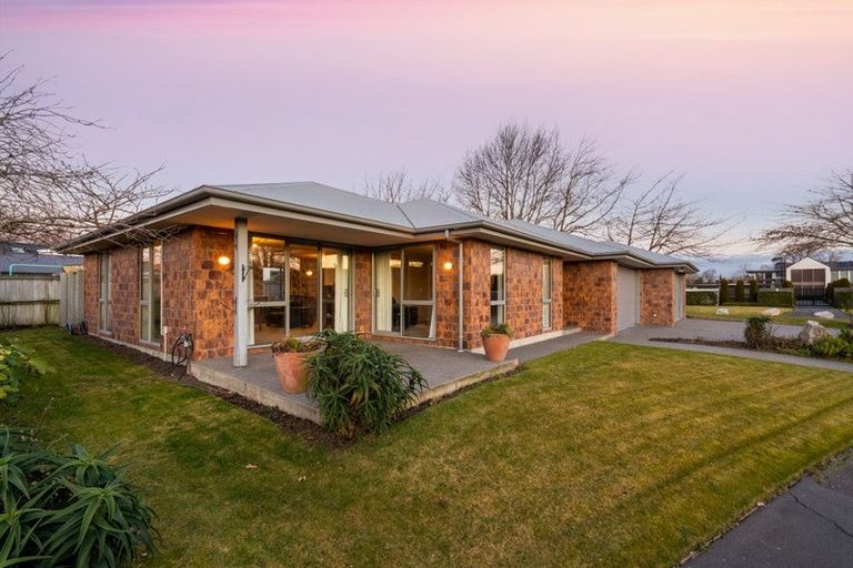 Photo of property in 6 Woodhurst Drive, Casebrook, Christchurch, 8051