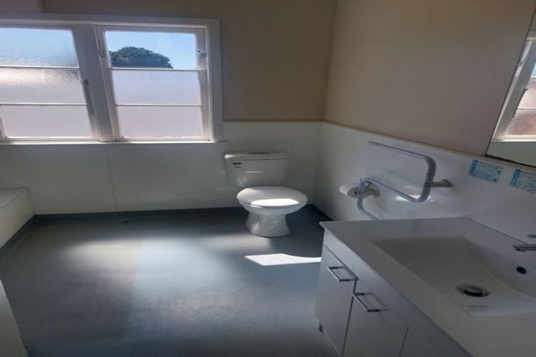 Photo of property in 16 Park Road, Miramar, Wellington, 6022