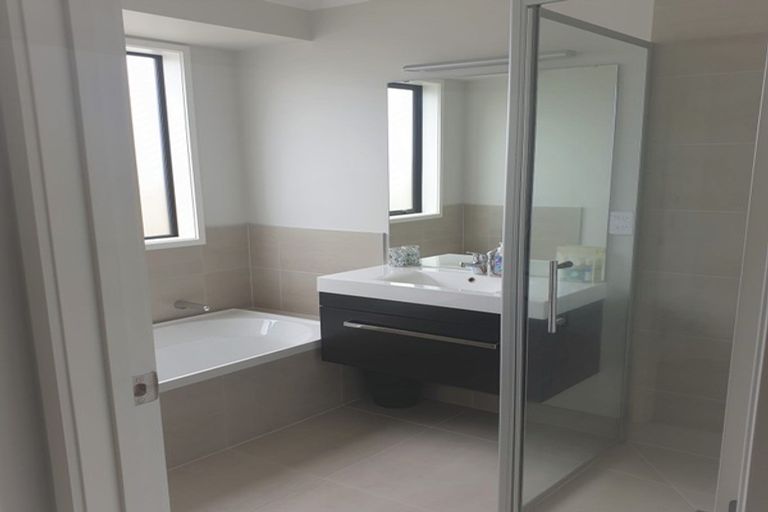 Photo of property in 5 O Ruamano Crescent, Pukekohe, 2120