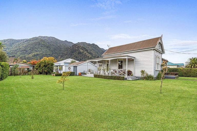 Photo of property in 14 Terminus Street, Te Aroha, 3320