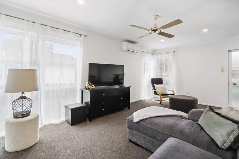 Photo of property in 24 Childers Road, Ranui, Auckland, 0612