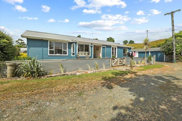Photo of property in 7 Gribbon Road, Mahoenui, 3978