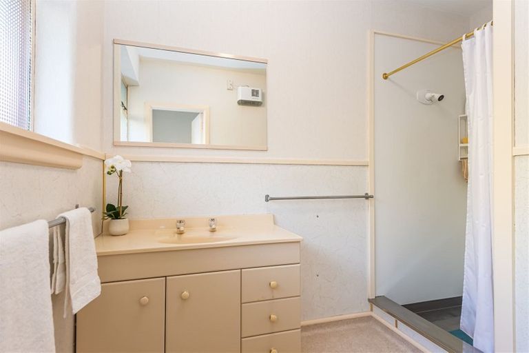 Photo of property in 34 Cannon Hill Crescent, Mount Pleasant, Christchurch, 8081