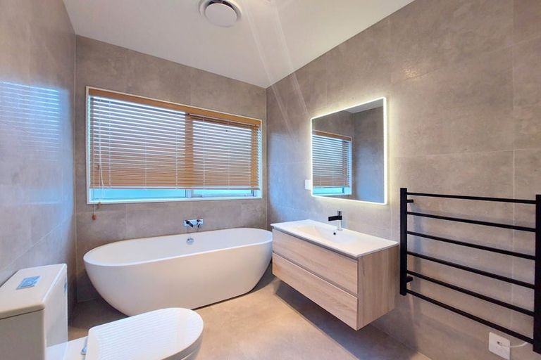 Photo of property in 66 Taikura Avenue, Red Beach, 0932