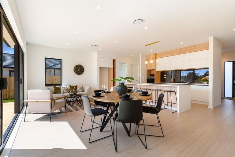 Photo of property in 10 Cutfield Lane, Kumeu, 0810