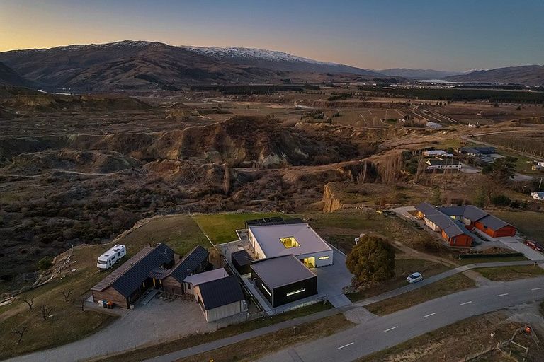 Photo of property in 102 Hall Road, Bannockburn, Cromwell, 9384