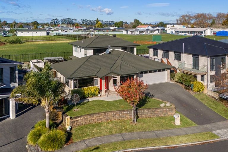 Photo of property in 32 Noble Johnston Drive, Katikati, 3129