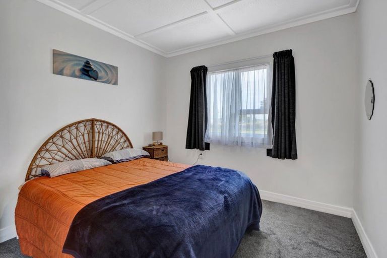 Photo of property in 39 Domett Street, Opunake, 4616