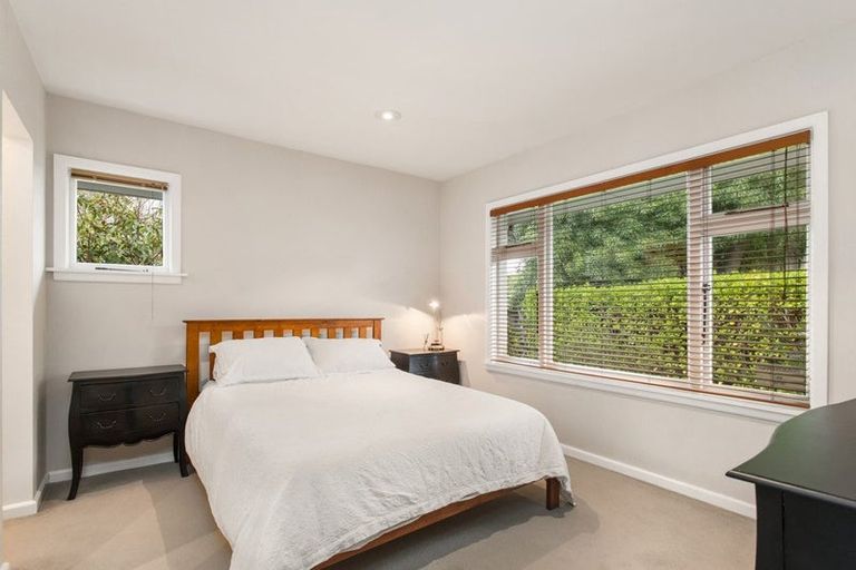 Photo of property in 33 Office Road, Merivale, Christchurch, 8014