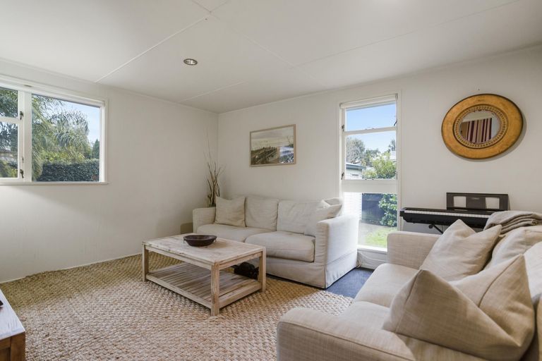 Photo of property in 44 Line Road, Glen Innes, Auckland, 1072