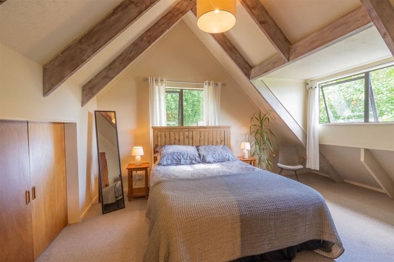 Photo of property in 36 Oak Avenue, Paremata, Porirua, 5024