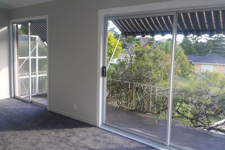 Photo of property in 1/15 Kayeleen Place, Cockle Bay, Auckland, 2014