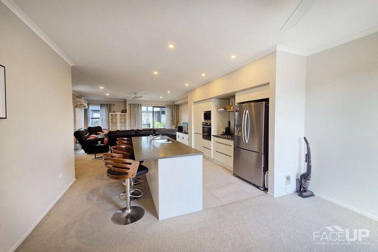 Photo of property in 13 William Stratton Lane, Hobsonville, Auckland, 0616