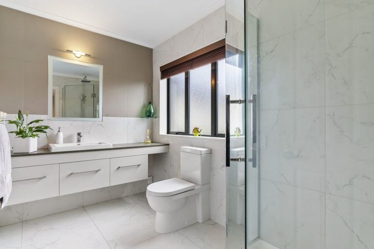 Photo of property in 25 Kilsyth Way, East Tamaki Heights, Auckland, 2016