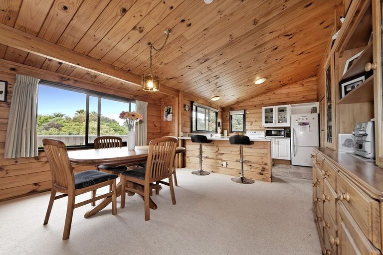 Photo of property in 172 Wiseley Road, West Harbour, Auckland, 0618