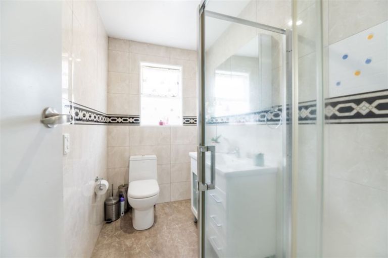 Photo of property in 87 Godley Road, Green Bay, Auckland, 0604