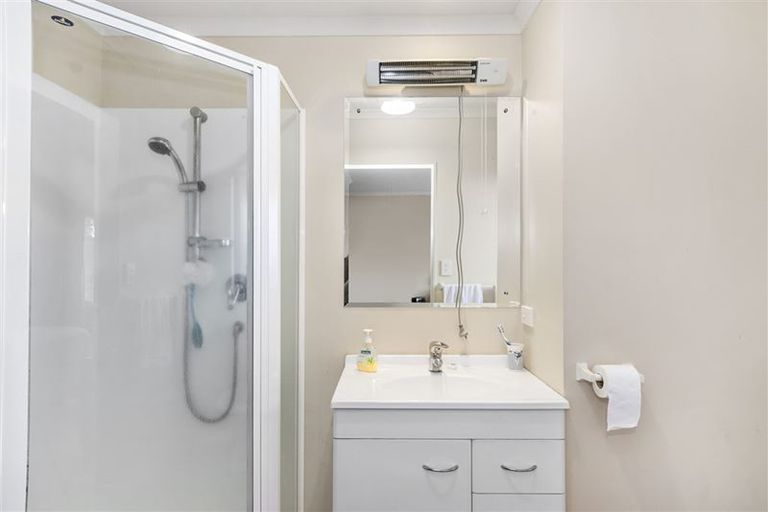 Photo of property in 84 Oteki Park Drive, Welcome Bay, Tauranga, 3112