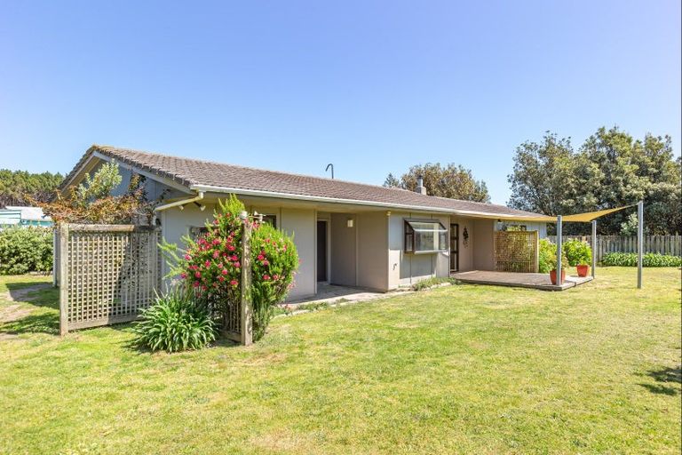 Photo of property in 20 Rua Avenue, Waitarere Beach, Levin, 5510