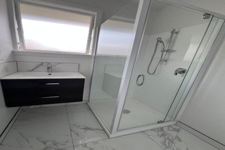 Photo of property in 1/400 Memorial Avenue, Burnside, Christchurch, 8053